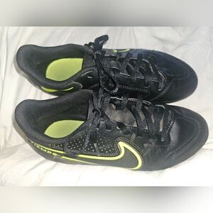 Nike Kids Tiempo Soccer Shoes - Black and Yellow 4.5 Big Boys